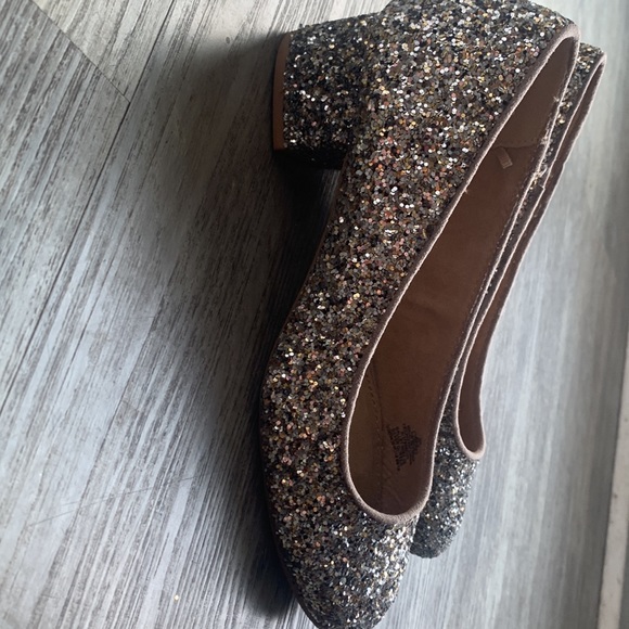Old Navy size 6 glitter kitten heels - Picture 6 of 6